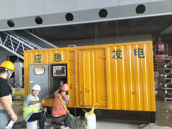 巴里坤怎样判断空气滤清器是否需要更换？